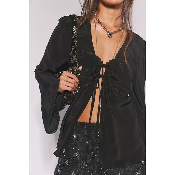 Free people Bali Ariel Tunic Tie Top Embroidered Lace Bell Sleeve Black M 284103 - Picture 4 of 9